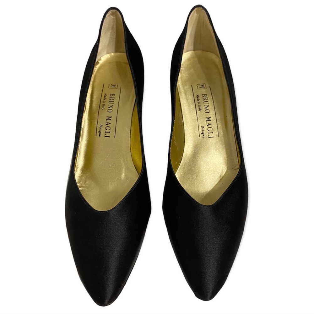Authentic Vintage BRUNO MAGLI Black Classic Pumps, Size 9 AAAA